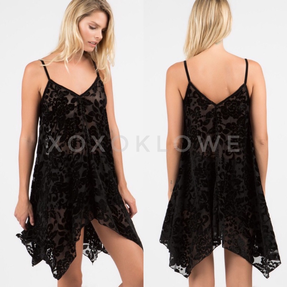 POL Black Velvet Floral Burnout Tunic Top Dress - Picture 3 of 9